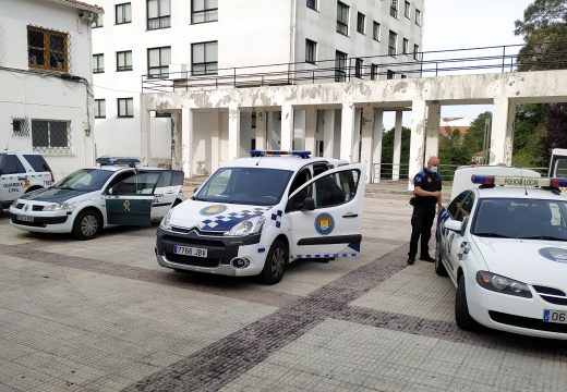 O Concello de Fene colabora cos taxistas na hixienización dos seus vehículos