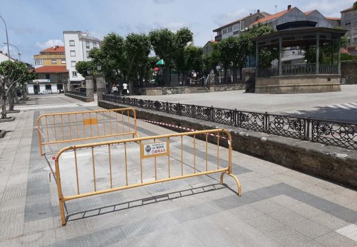 A brigada de obras de Noia acomete melloras nas beirarrúas da alameda e do casco histórico