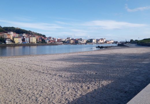 O Concello de Camariñas solicitará á Xunta que volva a incluír Camelle no censo de praias aptas para o baño