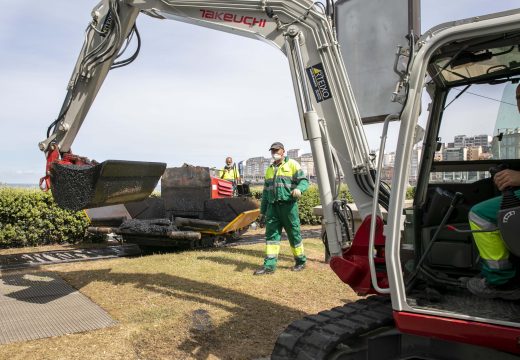 Infraestruturas e Mobilidade ultiman os traballos da senda exclusiva de corredores do Paseo Marítimo