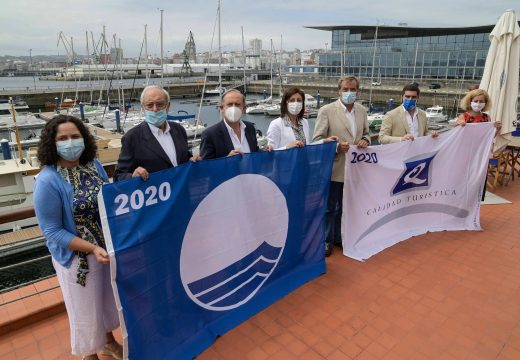 Ángeles Vázquez salienta que o distintivo Bandeira Azul é sinónimo de turismo seguro e de calidade