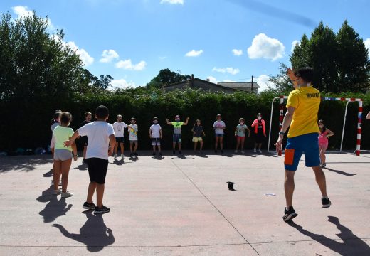 Pistoletazo de saída dos Campamentos Deportivos de Carral, que se rexen por un completo protocolo de seguridade