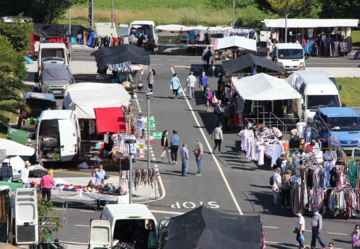 Vimianzo celebra a feira con total normalidade na súa nova ubicación provisional