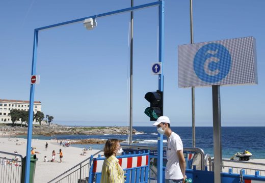 A primeira quenda dos guías informativos nas praias municipais remata mañá