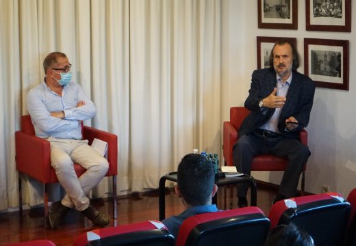 Manuel López Rodríguez recibe o Premio de Poesía Concello Carral pola súa obra Nas pulsacións