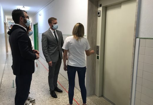 Gonzalo Trenor destaca o investimento de máis de 50.000€ na instalación dun ascensor no CEIP Santa Irene para mellorar a súa accesibilidade