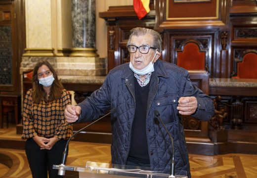 Rey agradécelle ao xornalista Juan Guillín “a paixón coa que contou a actualidade da Coruña”