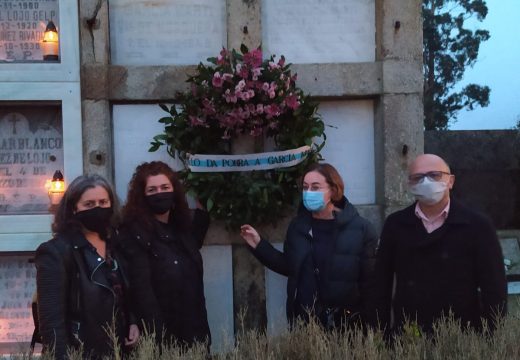 Ofrenda floral a García Martí, a Mariquiña e a Devoto Fantoni