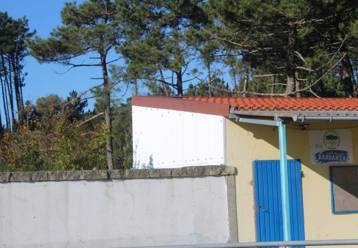 Acometidas tarefas para a eliminación de humidades no polideportivo da Tomada e no estadio da Alta