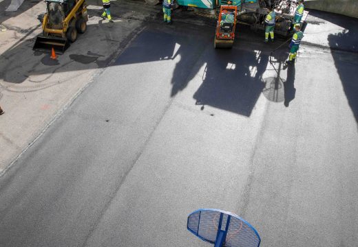 O Concello reforma a pista de baloncesto da praza Elíptica dos Rosales