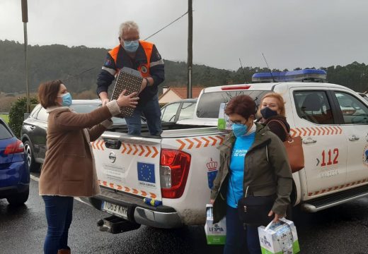 O Concello de Lousame entrega a Cáritas os alimentos recollidos na campaña de Nadal