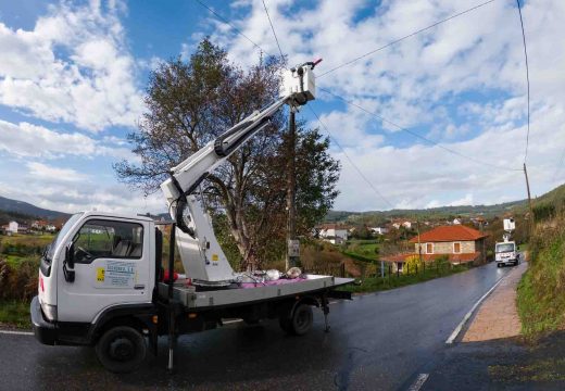 San Sadurniño ultima o cambio a led de todo o centro urbano