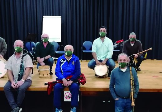 A Escola de Música Tradicional do Concello de Lousame consolidase co aumento de alumnado