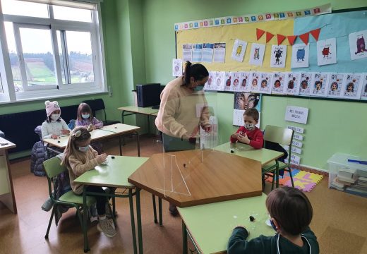 O programa Venres de Lecer comezou cunha completa sesión para escolares de Educación Infantil