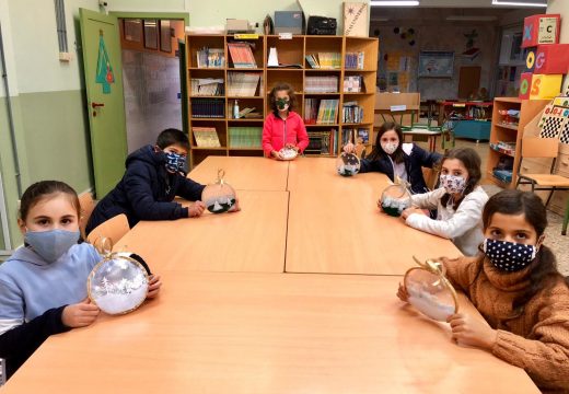 Conclúen os Venres de Lecer coa creación de orixinais adornos de Nadal