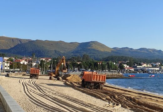 En marcha o acondicionamento da praia dos Areos