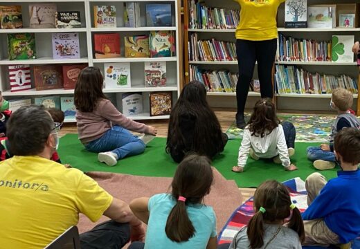 Bibliocanta levou ás crianzas a unha divertida viaxe polo cancioneiro tradicional