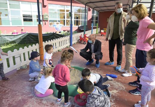 As crianzas da educación infantil recibiron os seus agasallos polas Letras Galegas