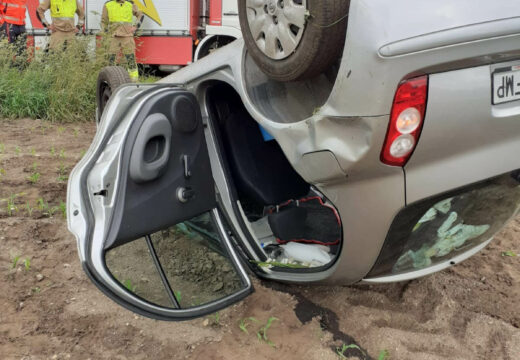 Saída de estrada sen feridos en A Baña