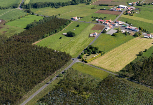 San Sadurniño licita dunha tacada o arranxo de 8 pistas por preto de 262.000 euros