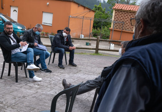 A veciñanza do Camiño Arriba e o Concello de San Sadurniño acordan que a nova rede de abastecemento do lugar sexa de xestión municipal