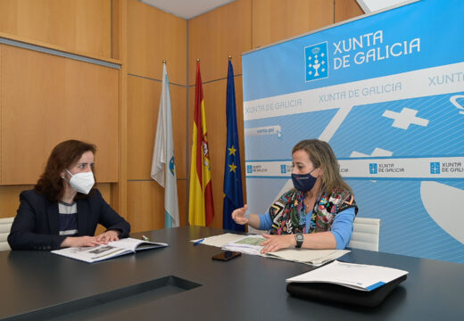 Ethel Vázquez avñanzalle á alcaldesa de Santa Comba que a Xunta executará unha senda peonil na estrada autonómica AC-404 entre a Ponte e Santa Catalina