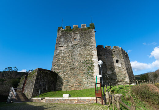 Pedro Álvarez de Osorio e Beatriz de Castro “reinauguran” o castelo de Moeche os días 15 e 29 de agosto