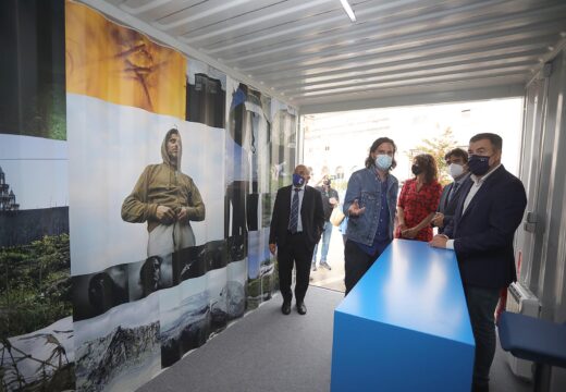 A mostra “Percorrer o Tempo” transforma contedores de barco en salas de proxección para amosar a mirada de destacados artistas visuais sobre o Camiño