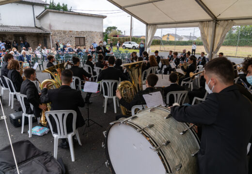 San Sadurniño pechou o verán con volei, poesía, xeoloxía e música