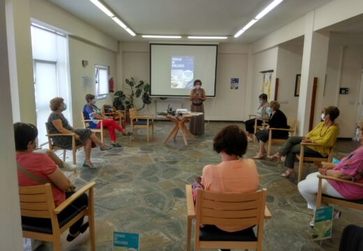 O Concello dinamiza os centros sociais do municipio con talleres de memoria, cociña, informática e manualidades