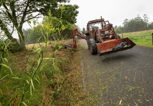 O Concello de San Sadurniño saca a poxa pública o tractor máis antigo do seu parque móbil