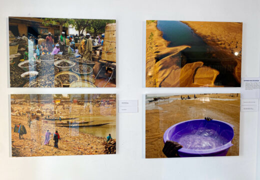 O Centro Social A Rúa convértese na nova parada da exposición itinerante do fotógrafo Manuel Valcárcel