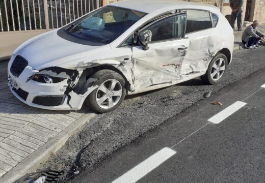 O GES de Brión colabora na asistencia a un accidente entre dous vehículos con tres persoas feridas na AC-453 en Covas (Ames)