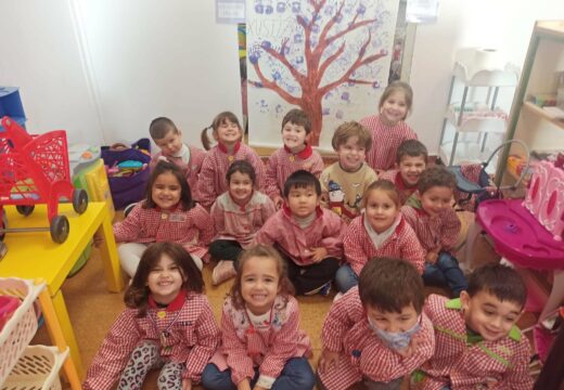 O alumnado de educación infantil do CEIP Flavia participa no taller “Na mestura está a igualdade”, organizado polo Concello de Padrón