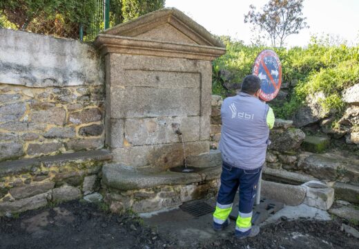 O Concello da Coruña acomete traballos para recuperar a antiga fonte de San Vicente de Elviña e renovar a súa contorna