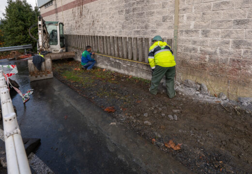 Empezan as obras de mellora da accesibilidade do pavillón municipal de San Sadurniño