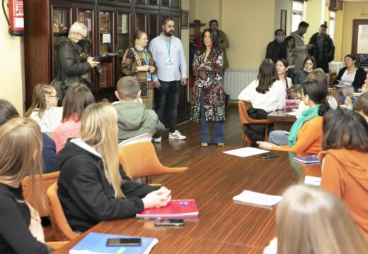 O Concello da Coruña ofrece clases gratuítas de español para persoas ucraínas de acollida