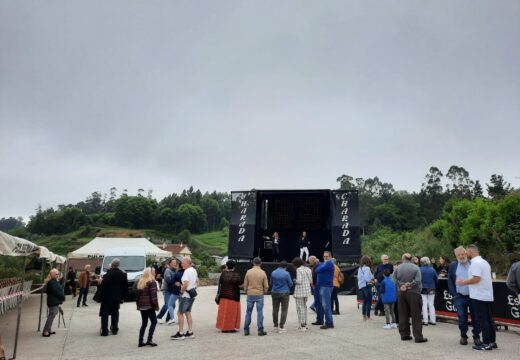 A veciñanza de Aldemunde inaugurou a praza e o Centro Social coa primeira festa dende a pandemia