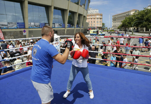 O Día do Deporte na Cidade congrega a milleiros de cidadáns en cinco escenarios distintos