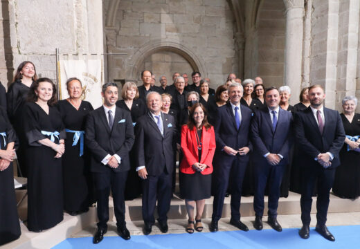 Inés Rey asiste á entrega da medalla Castelao e eloxia o traballo da Coral Polifónica El Eco