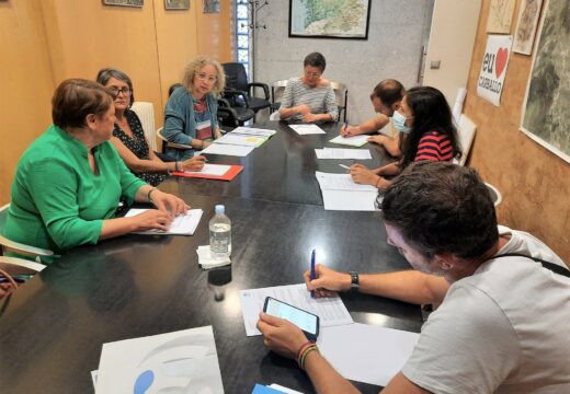 A Feira de Oportunidades promovida pola Deputación e as actividades do CCA centraron a xuntanza da Mesa Local de Comercio