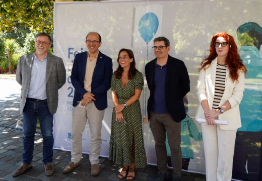 Anxo M. Lorenzo salienta o papel central da Feira do Libro da Coruña para fomentar a lectura e achegar o traballo de escritores ao gran público