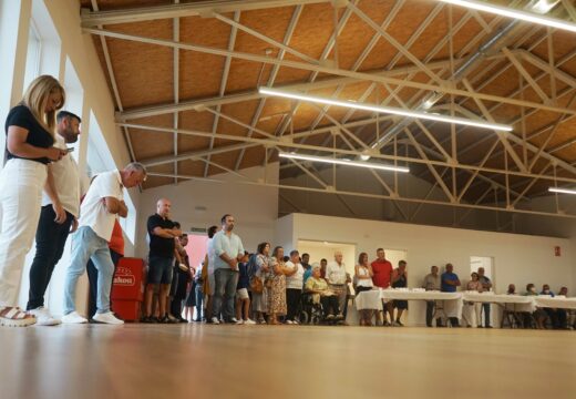 Sarandós celebra a conversión da súa antiga pista de baile en centro social