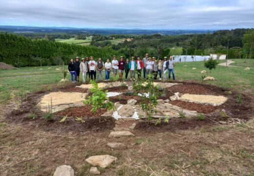 A Xunta promove un Xardín Sensorial e un Bosque Comestible en Mesía co Campo de Voluntariado “Arboretum”