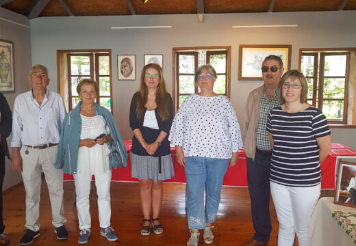 Unha mostra de labores de punto de cruz chega á Casa Mariñeira pobrense