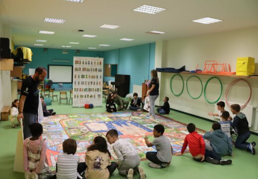 Oitenta nenos e nenas do CEIP Francisco Vales Villamarín de Betanzos participan no proxecto educativo “O Camiño Inglés na escola”