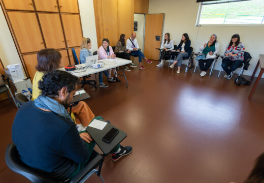 21 familias participan en Fene no programa “Educando en familia”