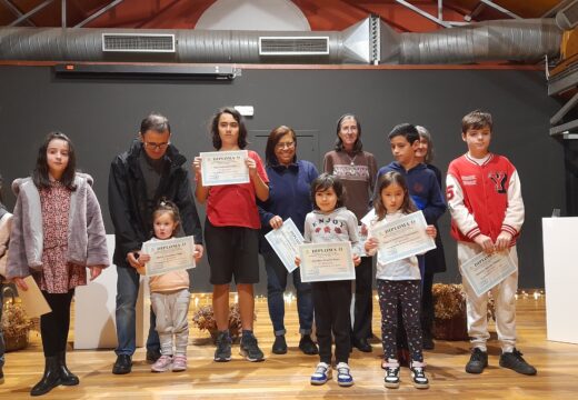 Adèle Arias, Ariadna Álvarez, Gabriela Loaiza e Candi Vales reciben as máis lectoras das bibliotecas municipais