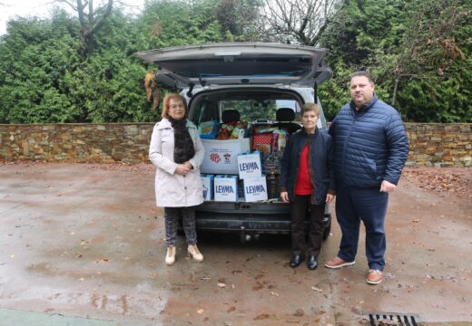 O Concello de Frades fai entrega a Cáritas dos alimentos recollidos na campaña de Nadal