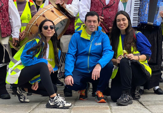 As voluntarias europeas de Lousame impartirán un taller de adornos de Nadal e unha segunda edición do programa de actividades de ocio en inglés